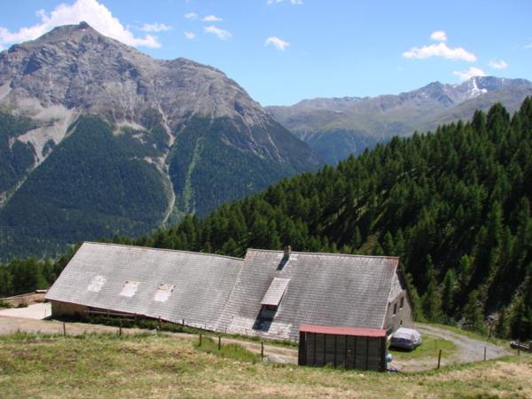 Alp Es-Cha Dadour Bed and Breakfast Madulain Εξωτερικό φωτογραφία