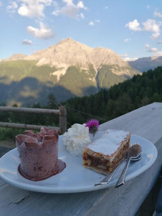Alp Es-Cha Dadour Bed and Breakfast Madulain Εξωτερικό φωτογραφία