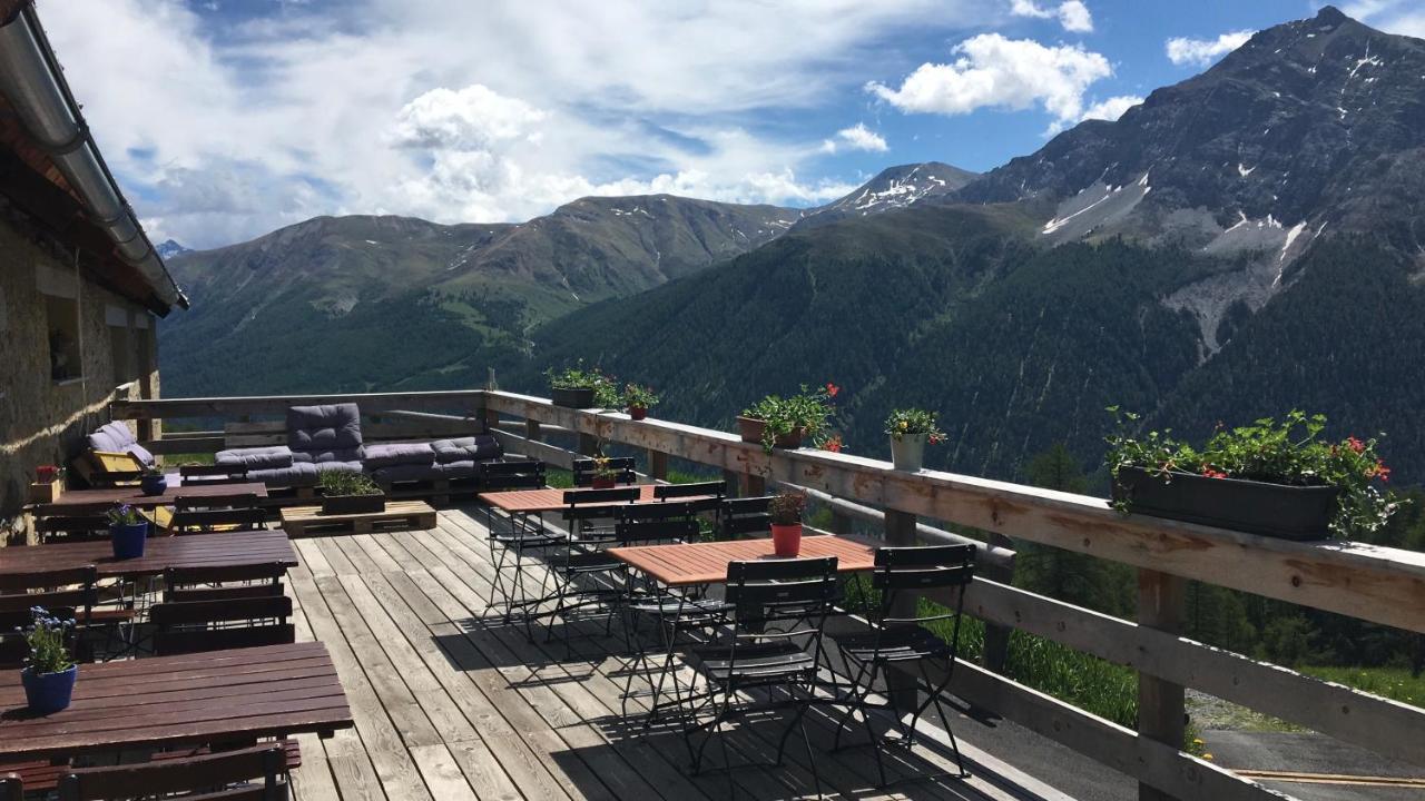Alp Es-Cha Dadour Bed and Breakfast Madulain Εξωτερικό φωτογραφία